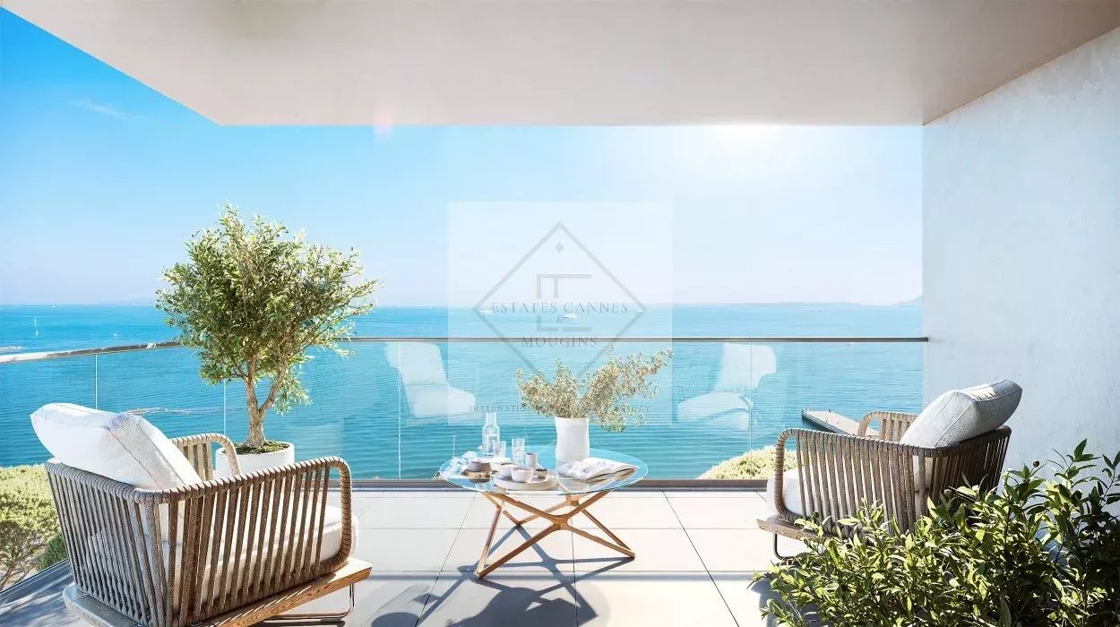 Juan-les-Pins – appartement P4 neuf en première ligne face à la mer